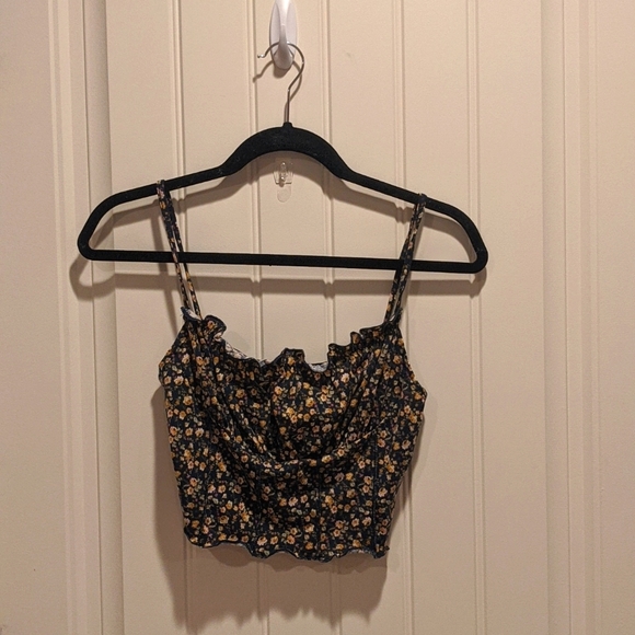 Shein crop top - Picture 1 of 2
